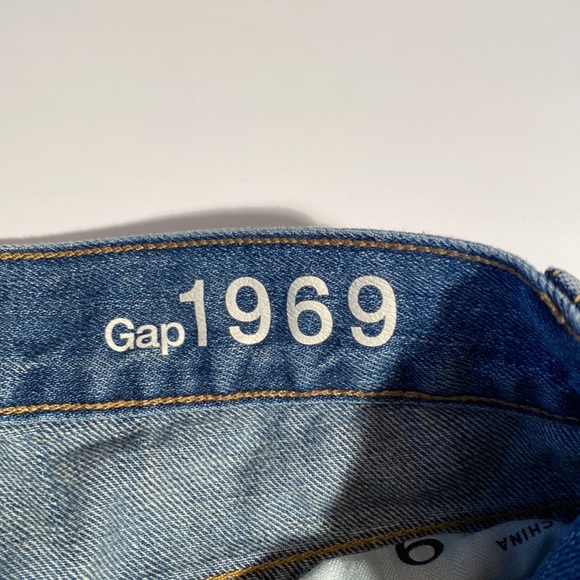 GAP 1969 sexy boyfriend distressed jean shorts summer beach denim - Picture 3 of 4
